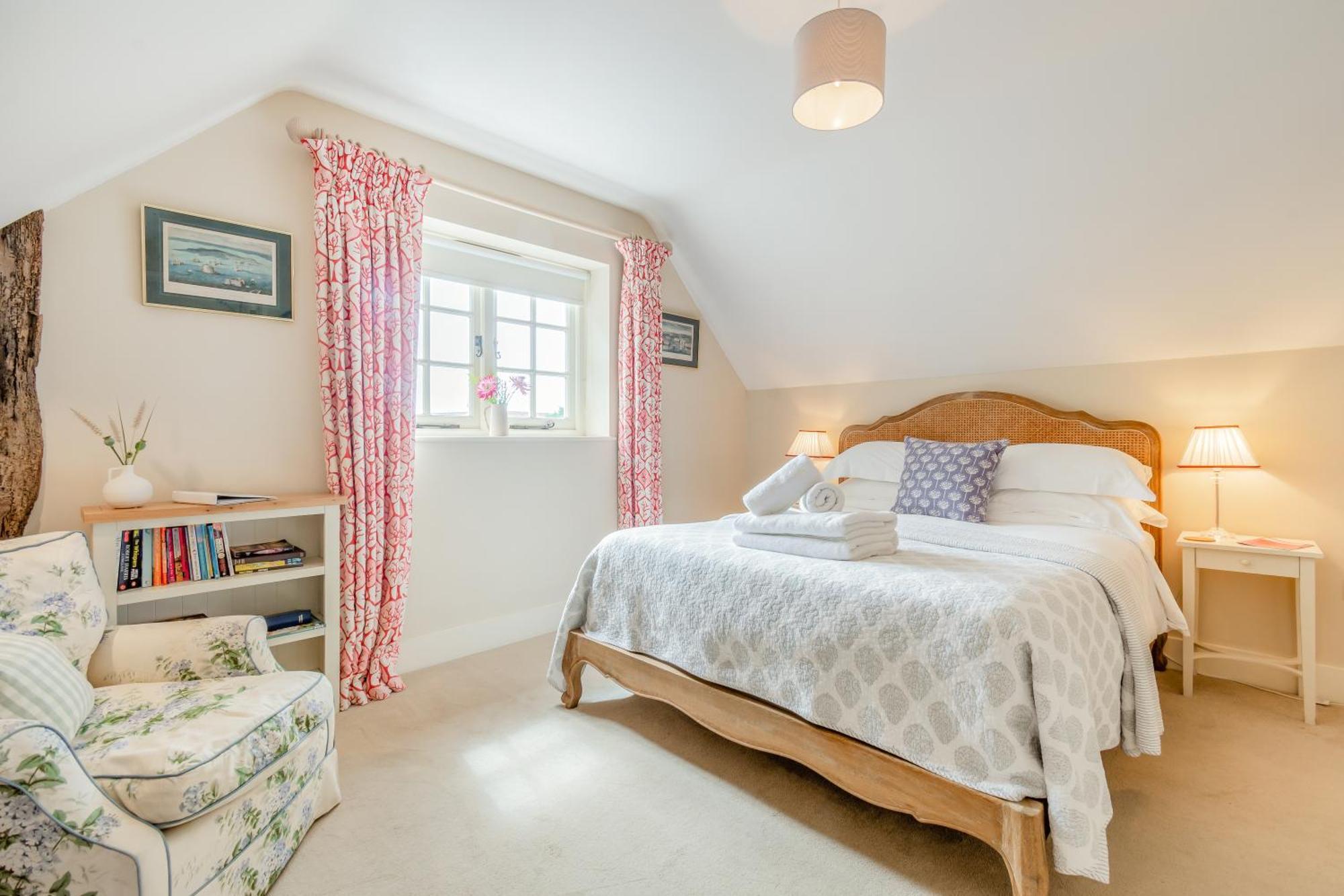 Tiger Inn - Elizabeth Eastdean Oda fotoğraf